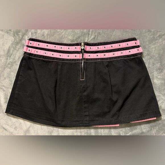 Vintage Y2K Tripp NYC Black and Pink Pleated Skirt with Grommets SZ L - Picture 6 of 9